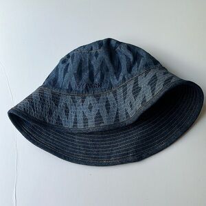 🐝 IVY PARK/ BEYONCÉ RODEO 2021 DROP BUCKET HAT (gently used)